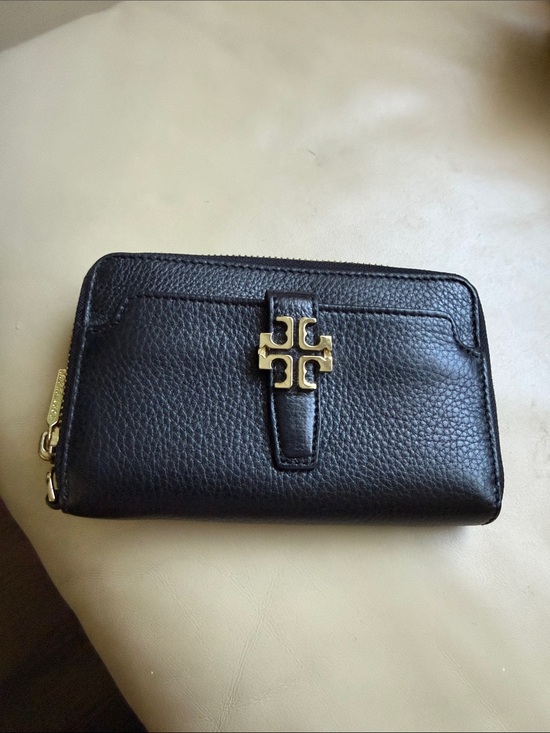 Tory Burch Handbags - Tory Burch Small Zip-Around Wallet in Pebbled Leather